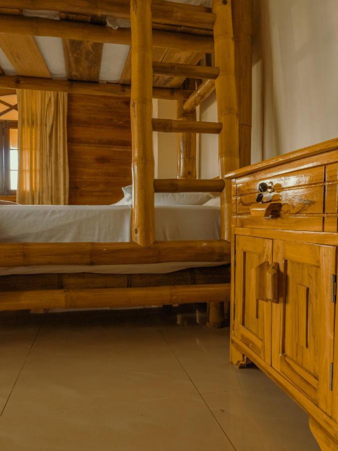 Hostal Poseidon Пуерто Кайо Екстериор снимка