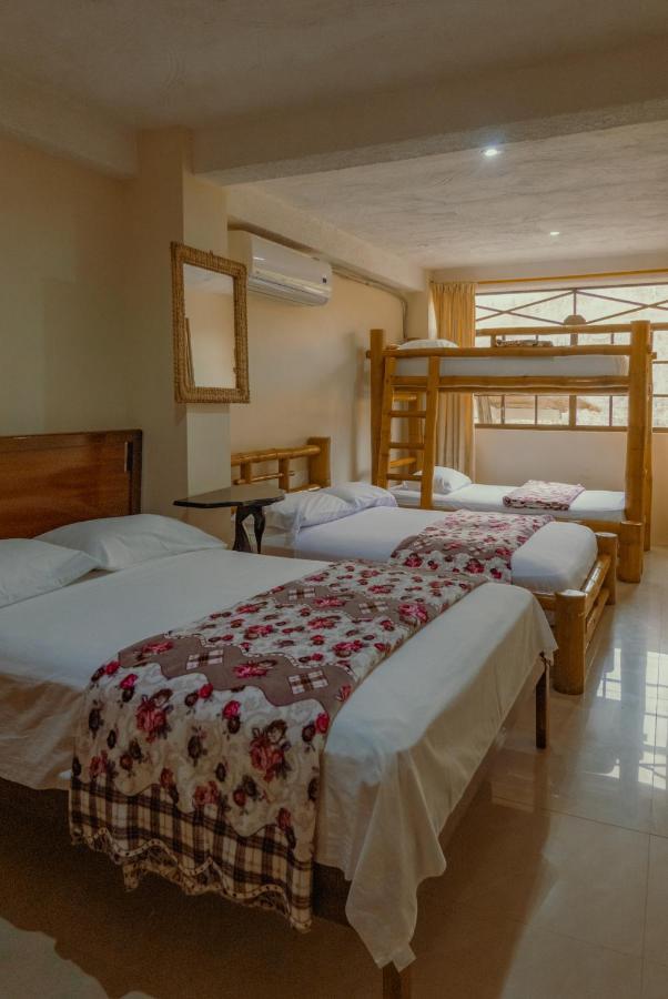 Hostal Poseidon Пуерто Кайо Екстериор снимка