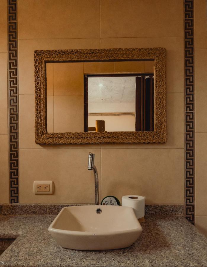 Hostal Poseidon Пуерто Кайо Екстериор снимка