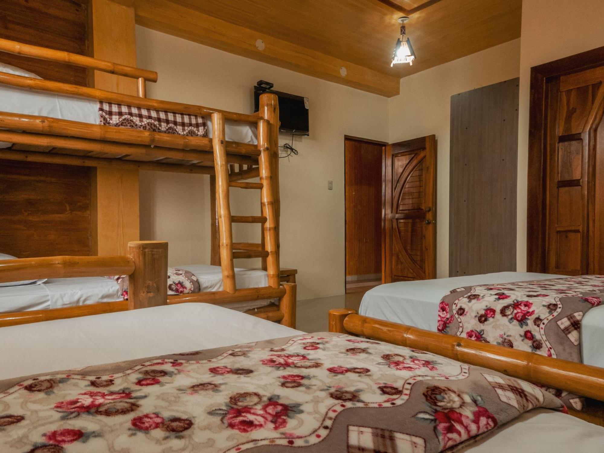 Hostal Poseidon Пуерто Кайо Екстериор снимка