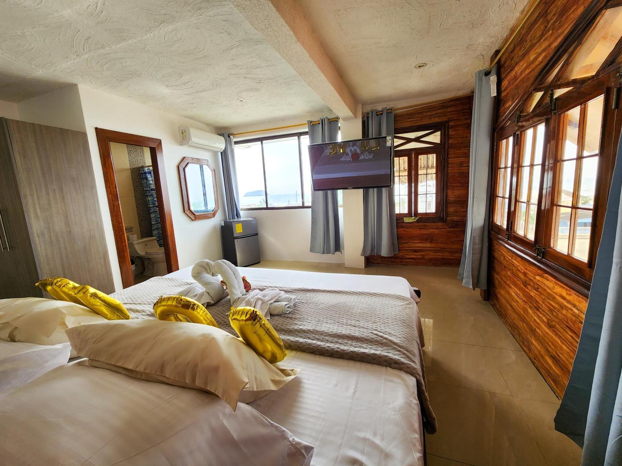 Hostal Poseidon Пуерто Кайо Екстериор снимка