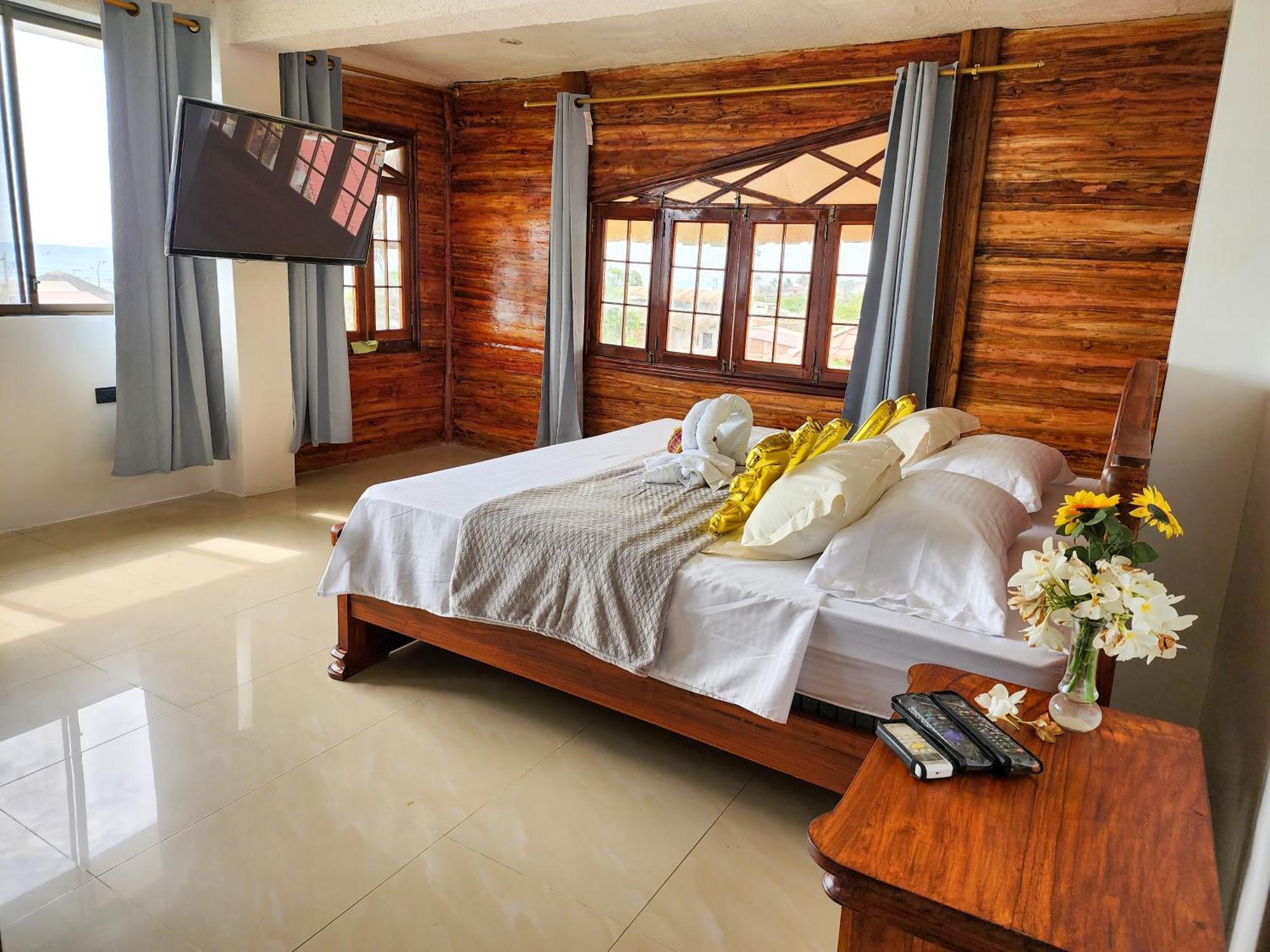 Hostal Poseidon Пуерто Кайо Екстериор снимка